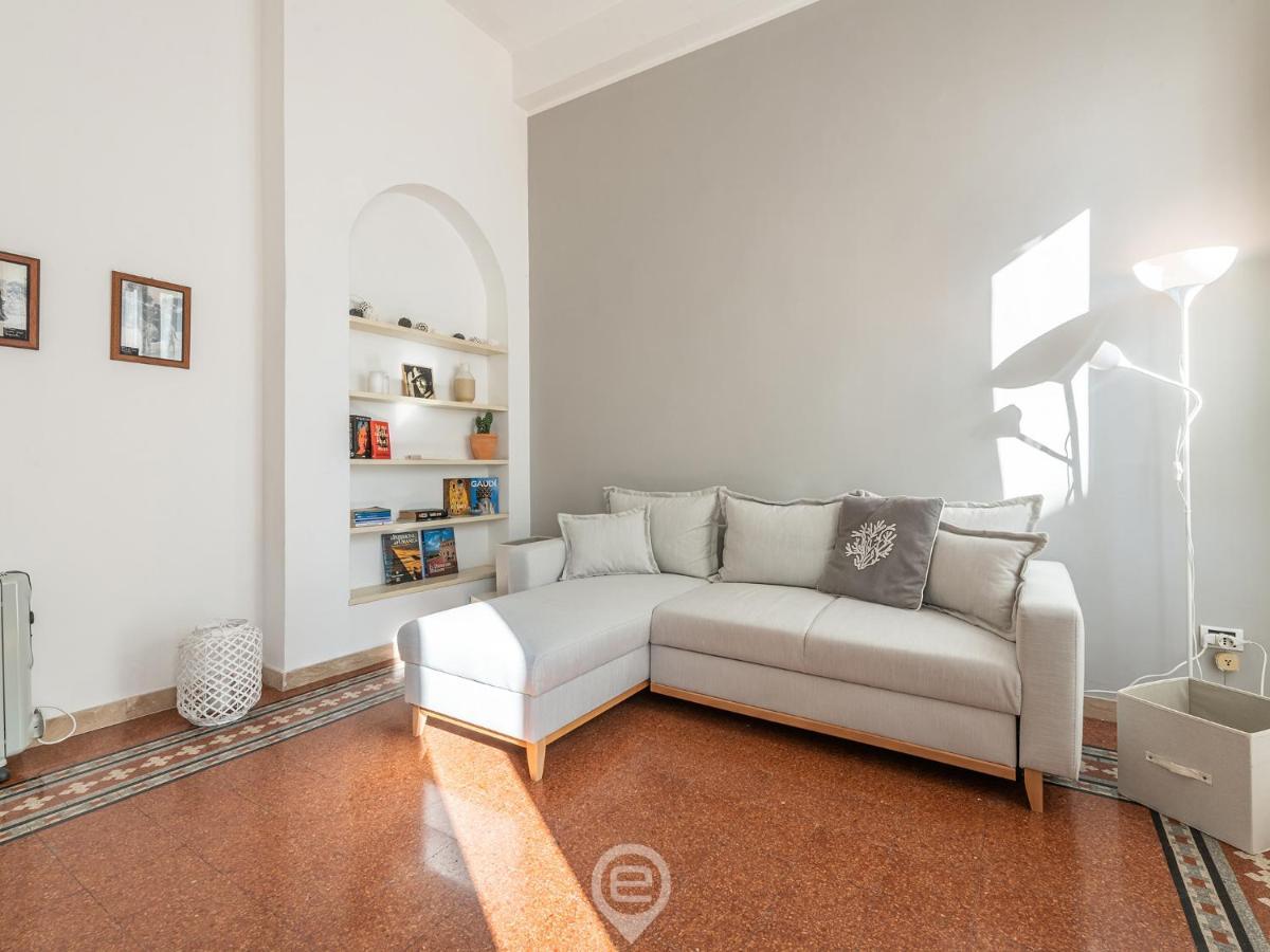Mirabel Apartment - Wonderful Flat In City Center Cagliari Exterior photo