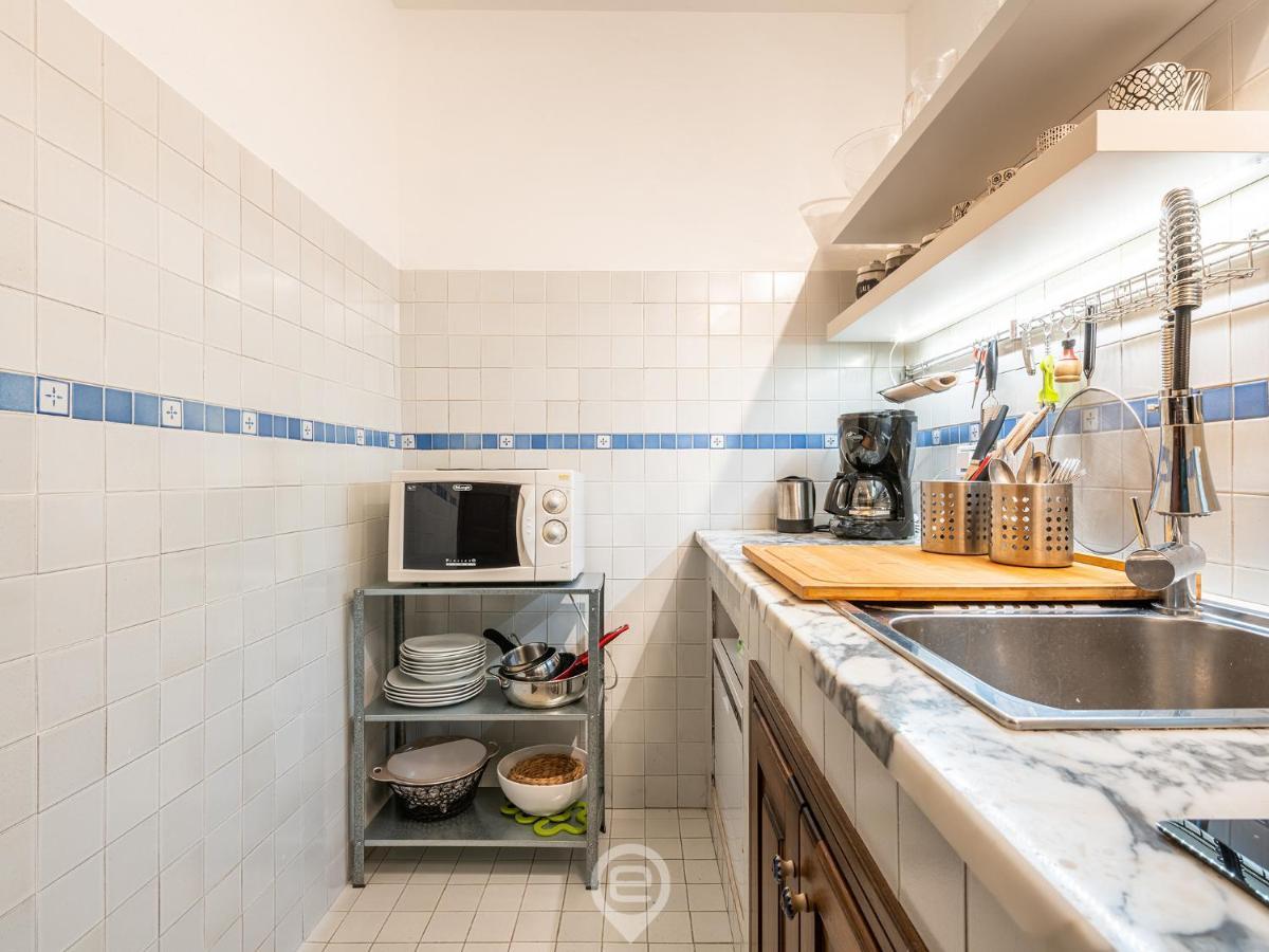Mirabel Apartment - Wonderful Flat In City Center Cagliari Exterior photo