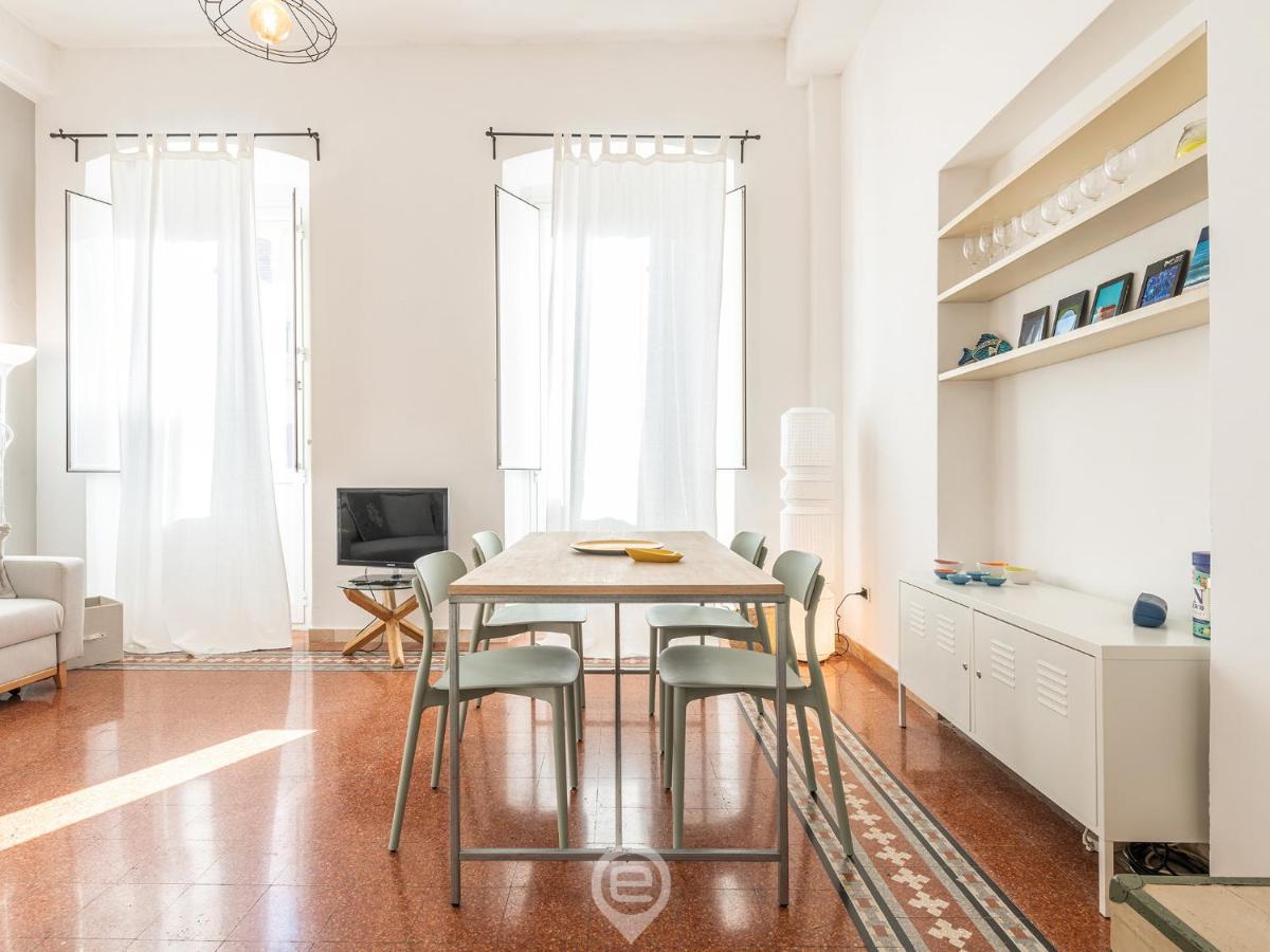 Mirabel Apartment - Wonderful Flat In City Center Cagliari Exterior photo